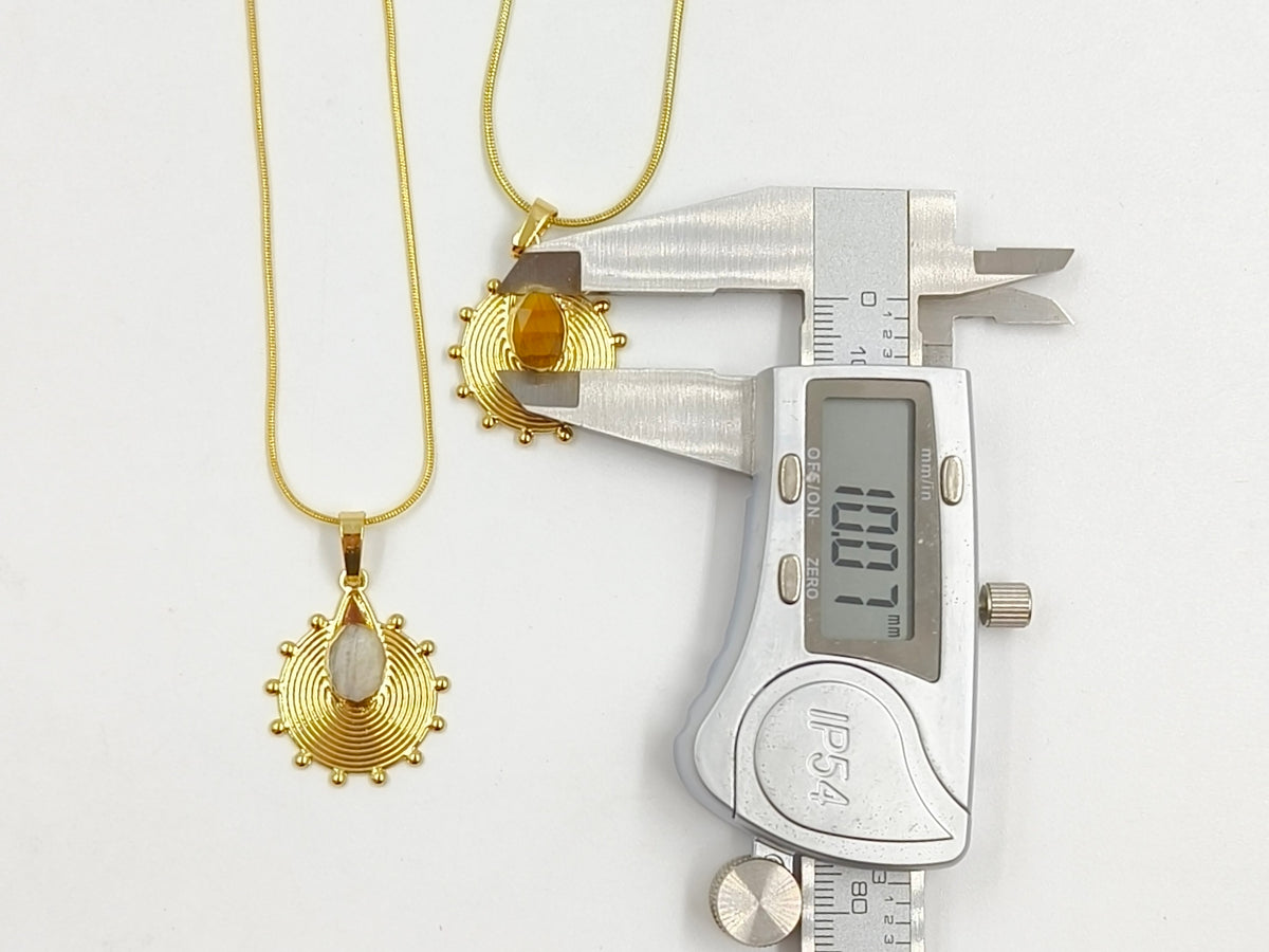 WT-N1545 Trendy Unique Gold Electroplated Natural Gemstone Sun Shape Pendant Necklaces As Women Party Wearing Accessory