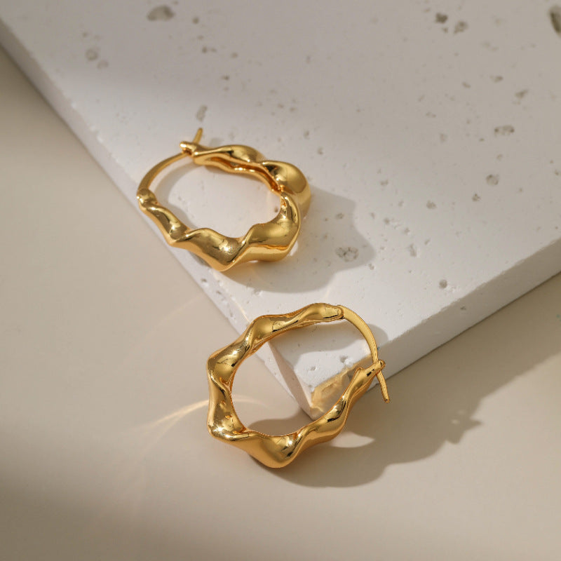 WT-JFE103 Fold Exquisite Wave Shaped Versatile 18k Gold Plated Copper Plating Hoops Fashion Studs Earring Findings