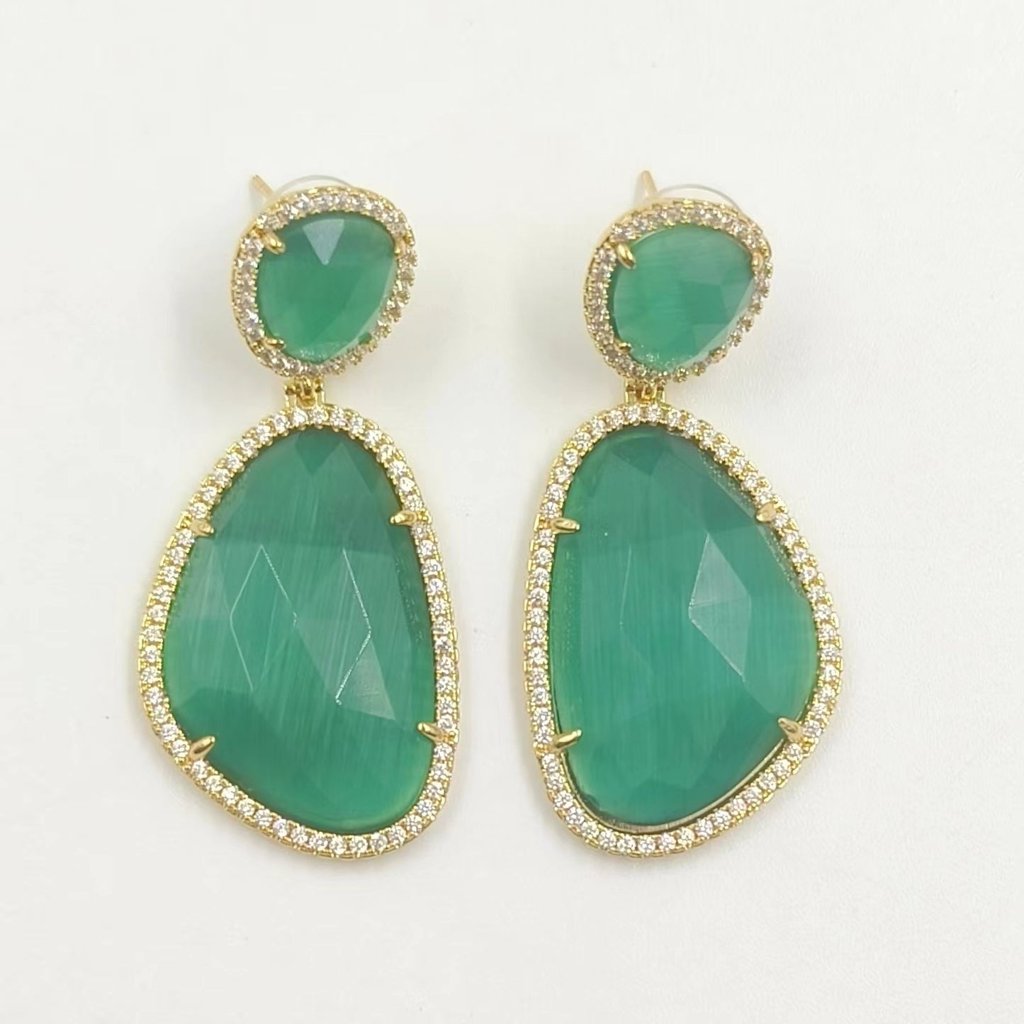 WT-E206 Wholesale Fashion Hot Sales Candy Color Summer Micro Pave Cat Eye Stone Earrings With Zircon Around for Women