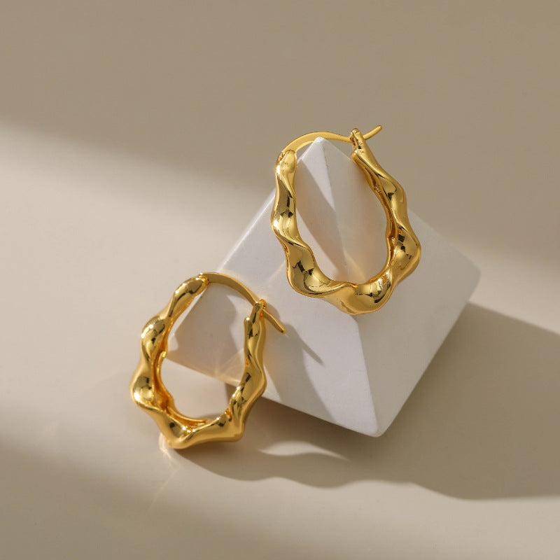 WT-JFE103 Fold Exquisite Wave Shaped Versatile 18k Gold Plated Copper Plating Hoops Fashion Studs Earring Findings