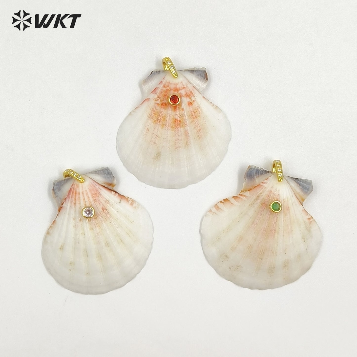 WT-JP503 Trendy Popular Zircon And Natural Scallop Shell Gold Pendants For Girls Lovely Handmade Earrings Design Accessory