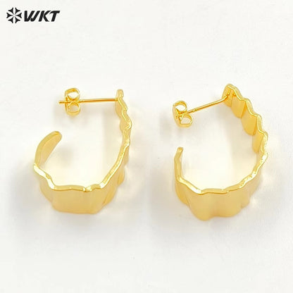 WT-JFE115 18K Real Gold Plated Yellow Brass Crescent Horn Shape Women Metal Uneven Hammer Earrings