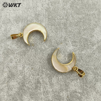 WT-P954 New!!! Natural Yellow Shell Moon Pendant,Wholesale 24k Real Gold Plated Edge Moon Shell Pendant for Women