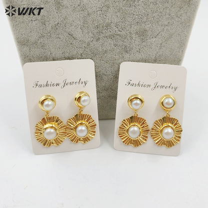 WT-MPE126 WKT New Design Elegant Women 18K Real Gold Plated Fashion Uneven Metal With Natural Pearl Dangle Earrings