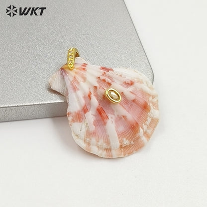 WT-JP488 Wonderful Charms Zircon Setting In Natural Shell Gold Pendants For Lady Friends Jewelry Gift Making Accessory