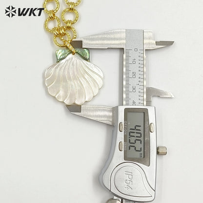 WT-JN398 Wonderful Design Gold Electroplated Thick And Thin Chain Splicing With Shell Pendant Necklaces As Women Fashion Jewelry
