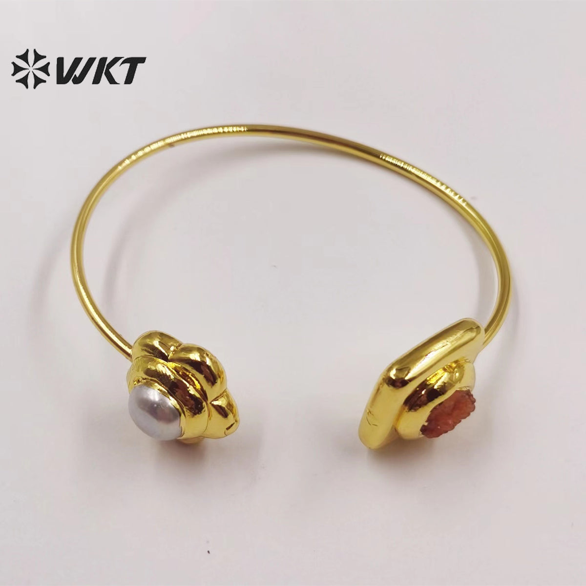 WT-MPB053 Delicate Round Pearl Druzy Quartz Stone Combination Bangles 18k Gold Plated Adjustable Bangles Natural Quartz Bangles
