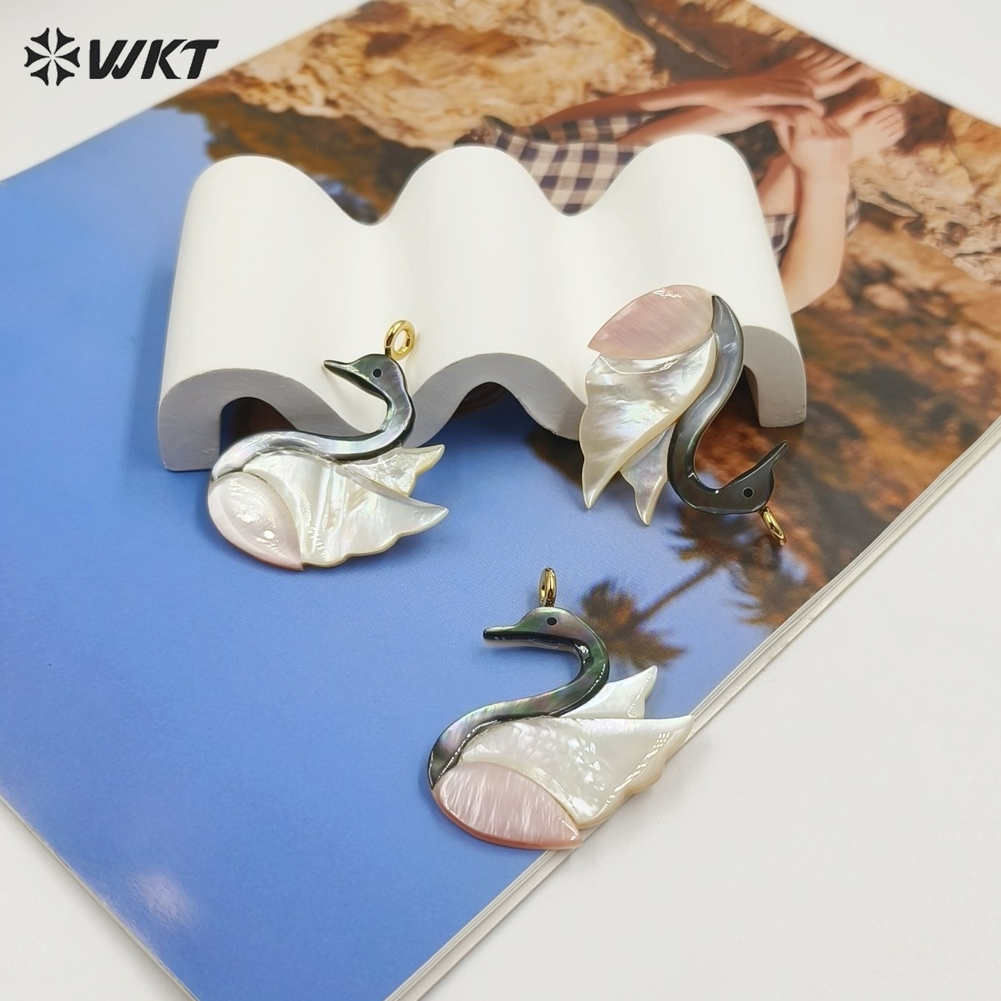 WT-JP505 New Arrival Design Natural Shell White Swan Shape Gold Pendant As Women Handmade Necklace Jewelry DIY Accessories