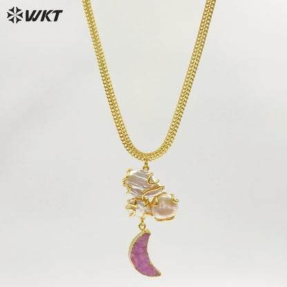 WT-JN399 Unique Design Gold Plated Natural Pearl Connect Moon Shape Stone Pendant Necklaces For Female Daily Decorative Jewelry