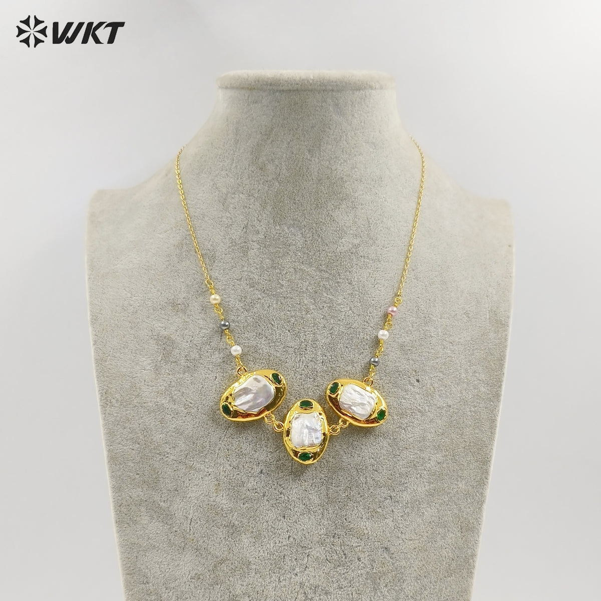 WT-JN267 Newest Gorgeous Lady Fashion Gold Plated Triple Freshwater Pearl Handmade Themed Pendant Necklace 16 Inch Long