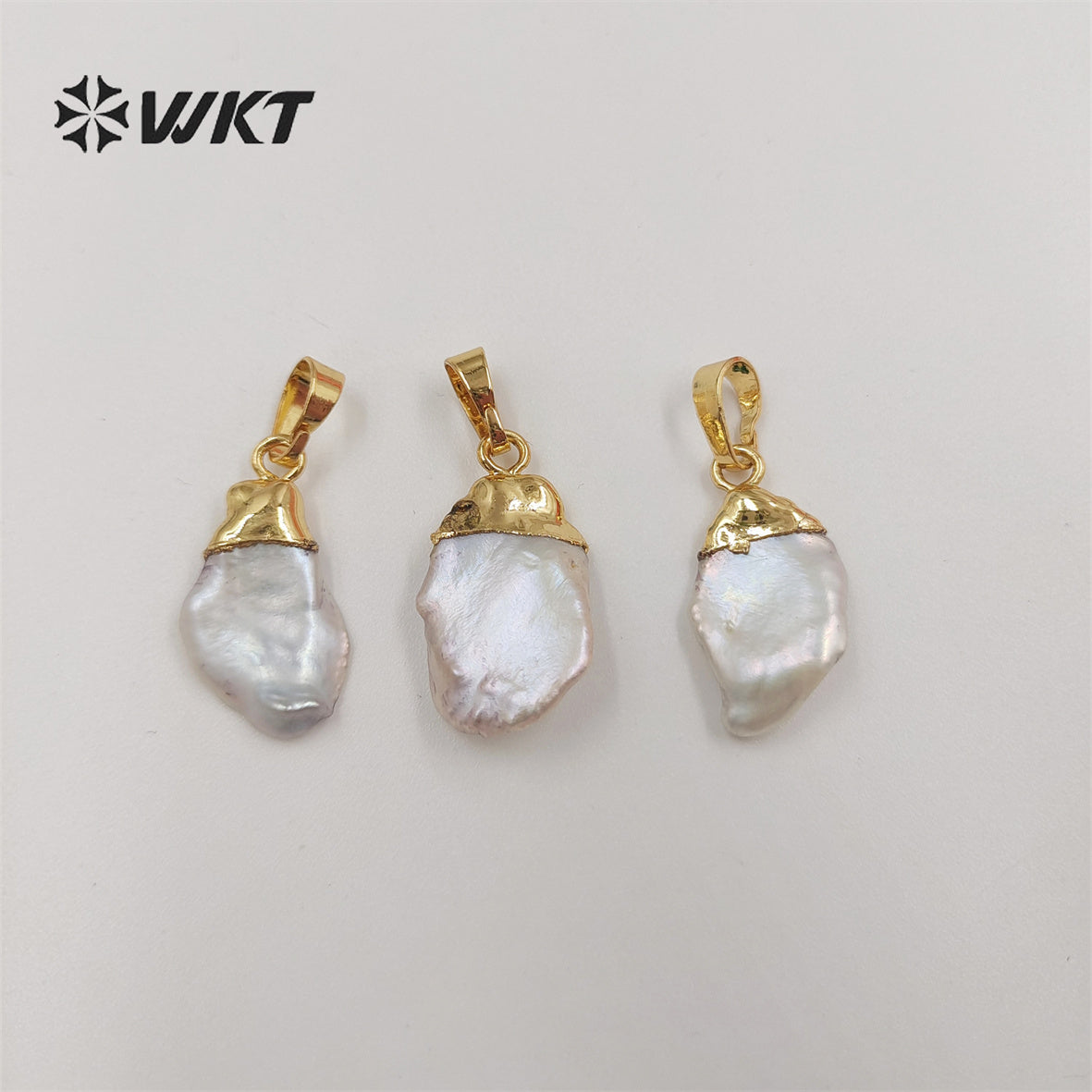 WT-JP308 Randomly Shape Fashion Gold Top Natural Freshwater Pearl Pendants Small Size Pearl Charms Baroque Pendant