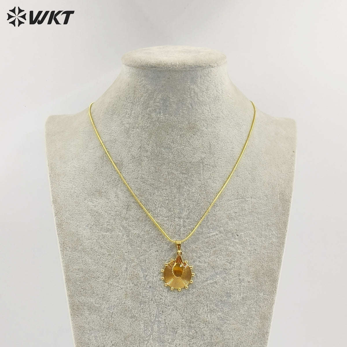WT-N1545 Trendy Unique Gold Electroplated Natural Gemstone Sun Shape Pendant Necklaces As Women Party Wearing Accessory
