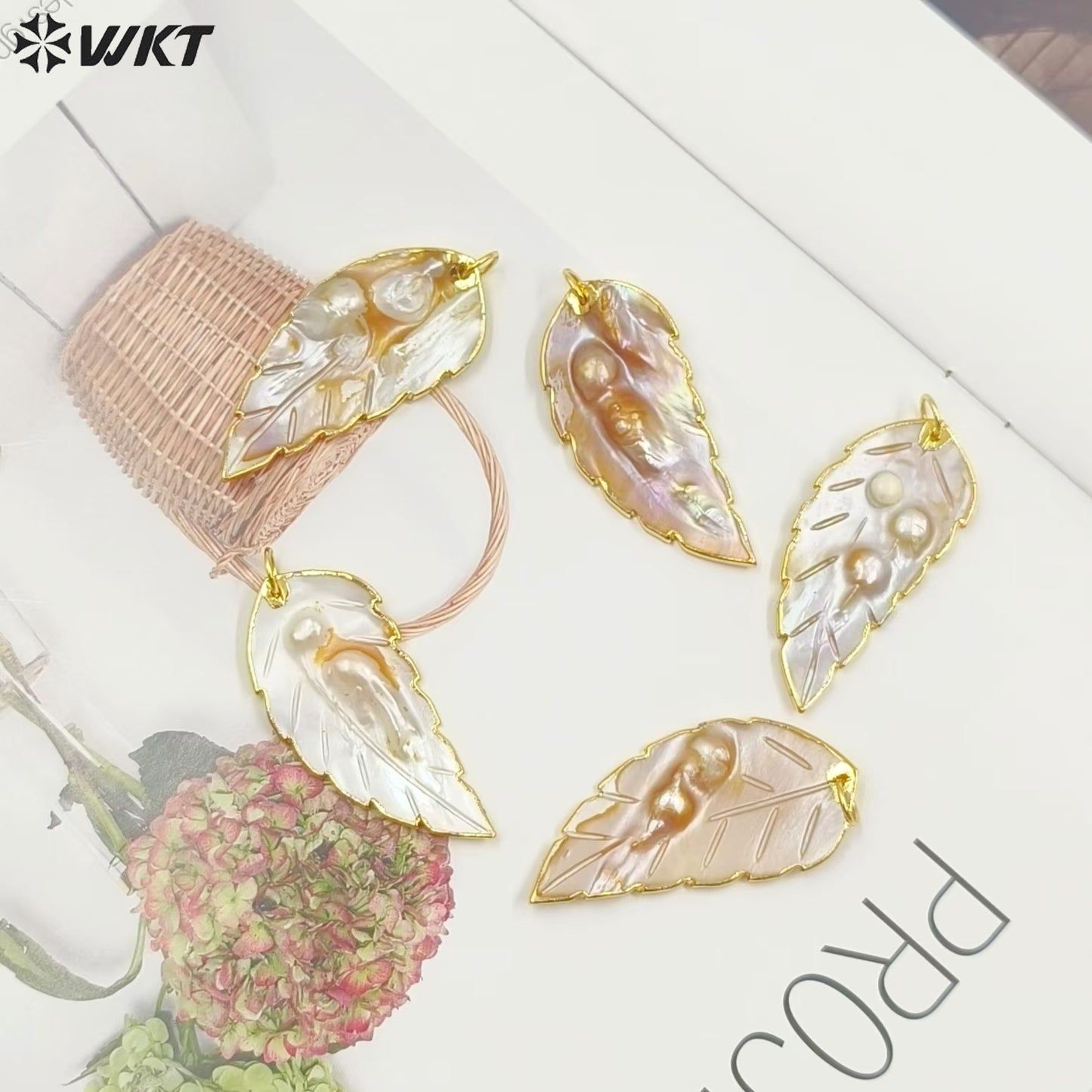 WT-JP074 Random Size Pearls Dainty Crave With Gold Bezel for Pendant Unique Design Natural Sea Shell in Leaf Shape Pendant
