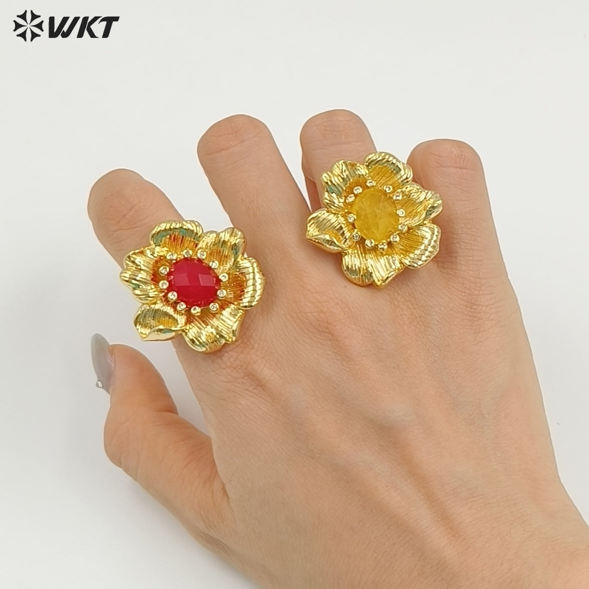 WT-R583 Exquisite Gold Electroplated Zircon And Natural Gemstones Flower Shape Rings For Female Dance Party Jewelry Matching