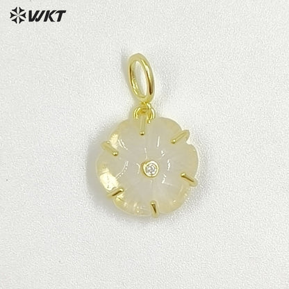WT-P2121 Delicate Gold Plated Zircon And Natural Gemstones Carved Flower Shape Little Pendants For Girls Fashion Necklace Design