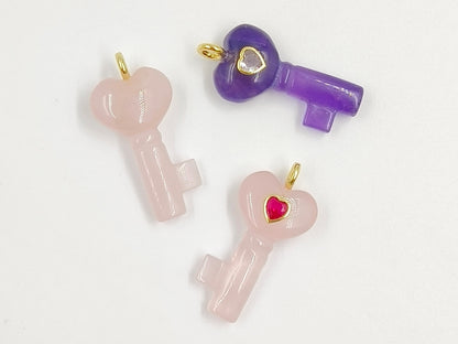 WT-P2057 New Fashion Heart Shape Colorful Zircon And Natural Gemstones Carved Key Pendants For Friend Lovely Gift Making