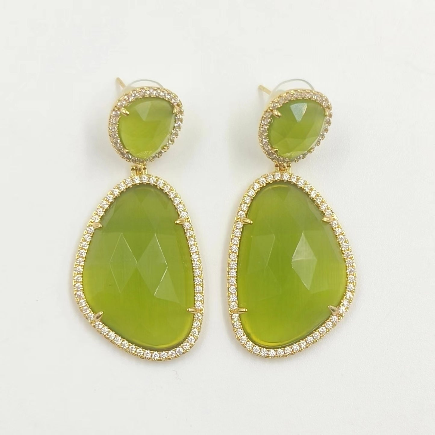 WT-E206 Wholesale Fashion Hot Sales Candy Color Summer Micro Pave Cat Eye Stone Earrings With Zircon Around for Women