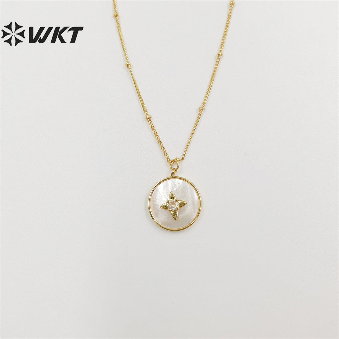 WT-JN213 WKT New Delicate Round Shell Necklace Micropaved Cubic Zircon White Pearl Shell Pendant Necklace With 18inch Chain