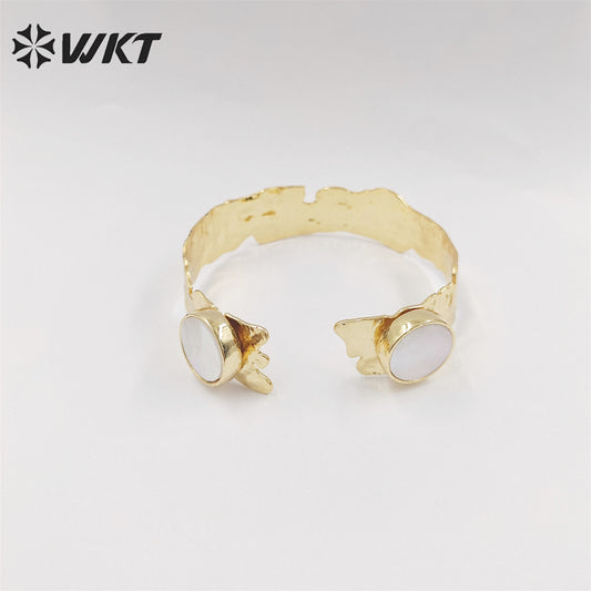 WT-MPB074 WKT NEW Design 18k Real Gold Plated Resist Tarnishable Shell Bezel Setting Bangle Women Wedding Gold Bangle