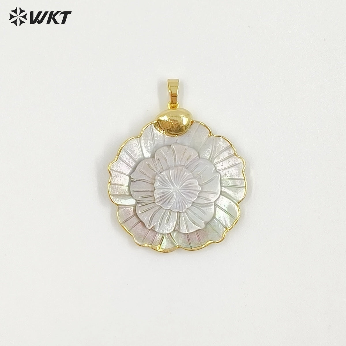 WT-JP442 Good Quality 18K Gold Plated Three Layers Leaves Natural Shell Flower Shape Pendant As Women Necklace DIY Accessories