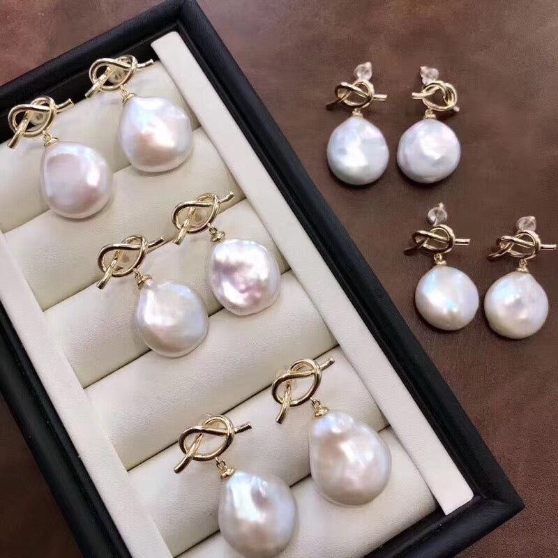 WT-E543 Wholesale New Design Elegant White Pearl Pendant Earrings in 18K Gold Plated Natural Freshwater Pearl Earring