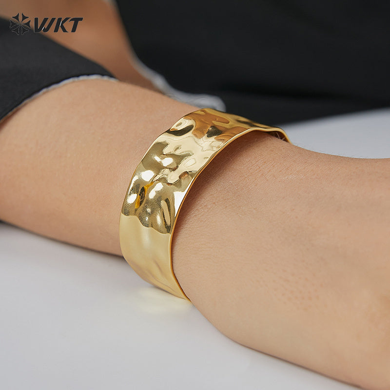 WT-B647 Newest Fashion Gold Plated Resist Tarnishable Wide Big Populared Yellow Brass Women Bangle in Adjustable