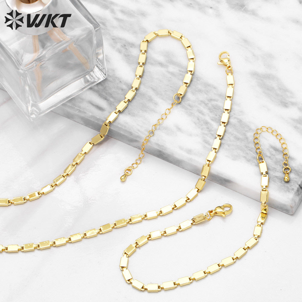 WT-BFN053 Europe and the United States Design Small square Snake Chain Necklace Ins Trendy New Luxury Clavicle Metal Necklace