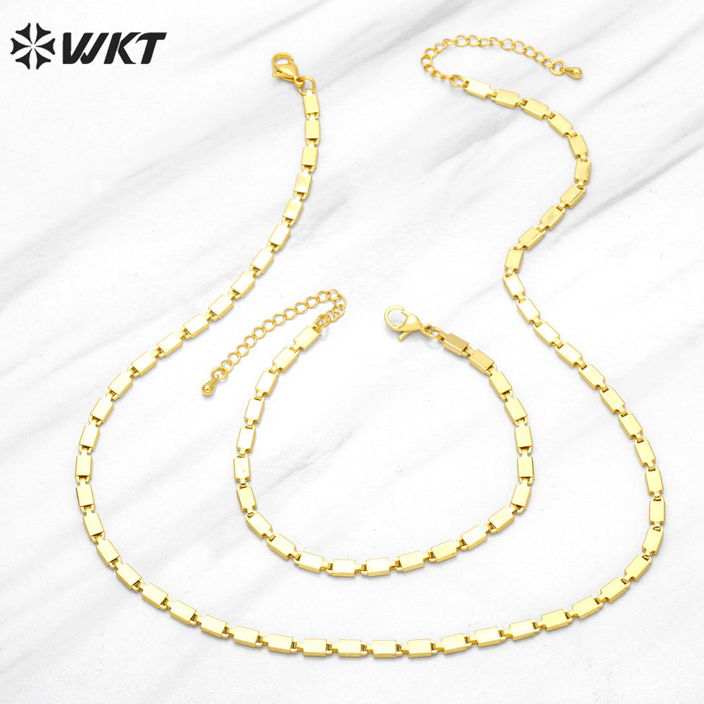 WT-BFN053 Europe and the United States Design Small square Snake Chain Necklace Ins Trendy New Luxury Clavicle Metal Necklace