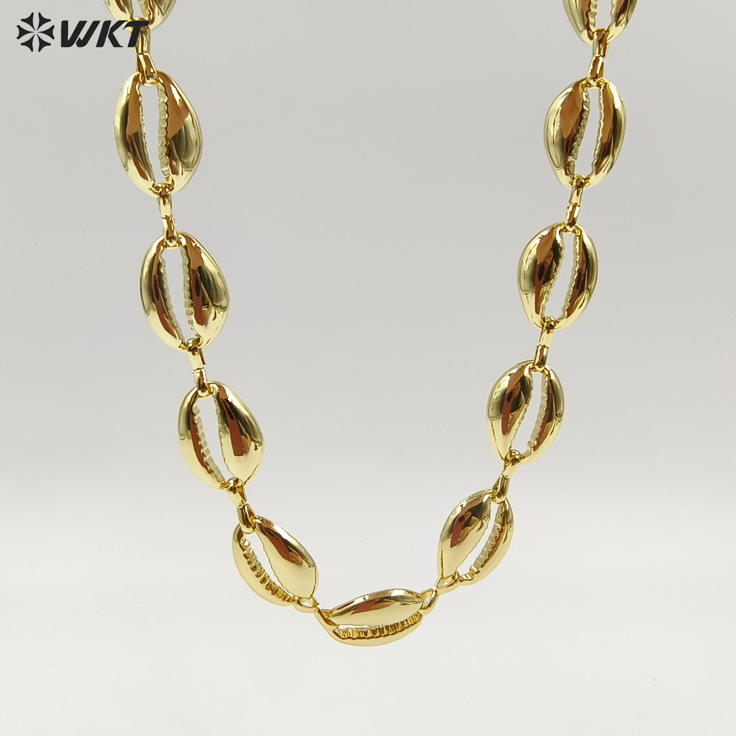 WT-JFN58 Wholesale Vintage Trendy Metal Yellow Brass Gold Plated Shell Shape Women Necklaces For Vacation Wearing Jewelry