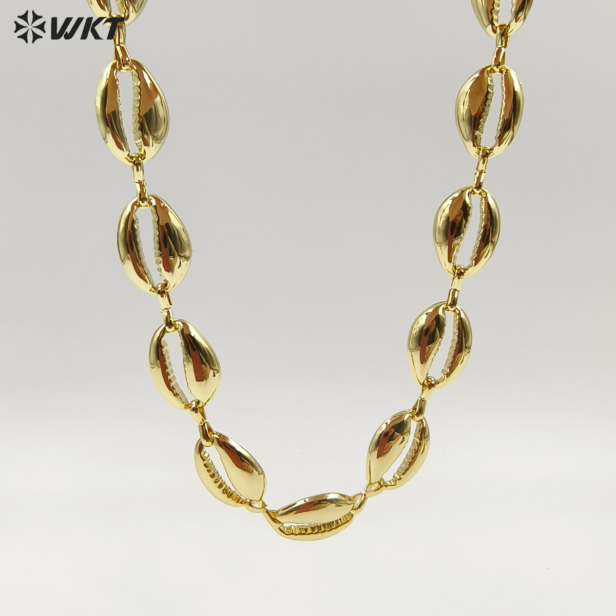 WT-JFN58 Wholesale Vintage Trendy Metal Yellow Brass Gold Plated Shell Shape Women Necklaces For Vacation Wearing Jewelry