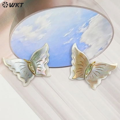WT-JP465 Wholesale Colorful Double Layers Natural Shell Butterfly Shape Gold Pendant For Girls Fashion Jewelry Accessory