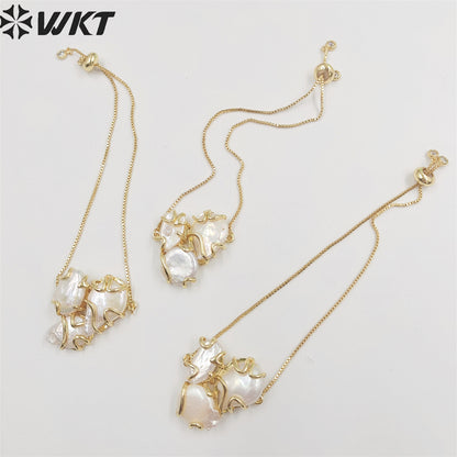 WT-MPB056 Women Elegant Fashion Gold Plated Freshwater Pearl Bracelets in Adjustable Size Unique Gold White Triple Pearl