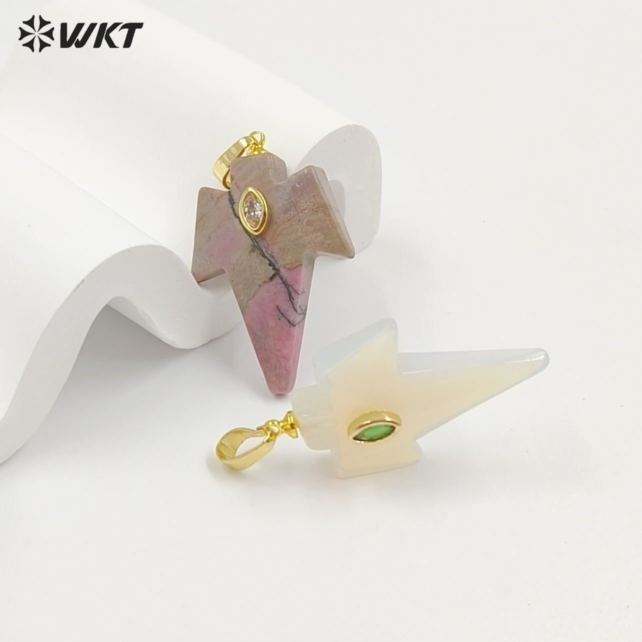 WT-P2096 Unique Design Zircon And Various Natural Gemstones Sword Shape Gold Pendants For Exclusive Necklaces Hand Making