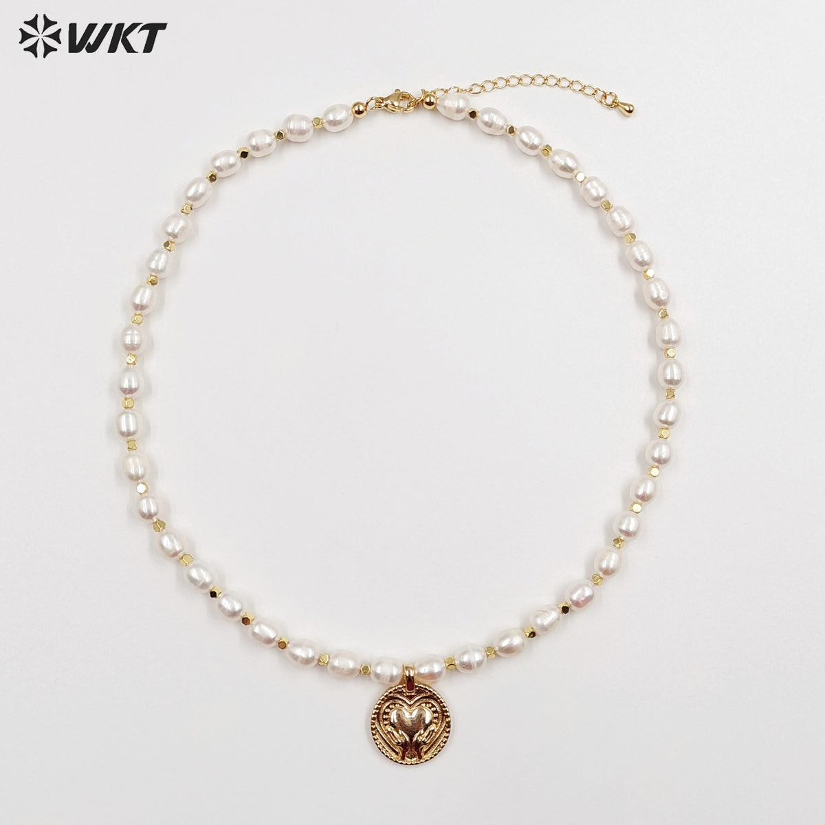 WT-JN135 Populared Round Coin Medal Pearl Chocker Necklace Fashion Dream Girl Natural Freshwater Pearl Necklace As Gift