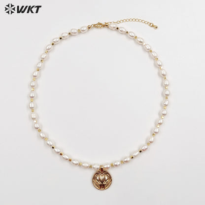 WT-JN135 Populared Round Coin Medal Pearl Chocker Necklace Fashion Dream Girl Natural Freshwater Pearl Necklace As Gift