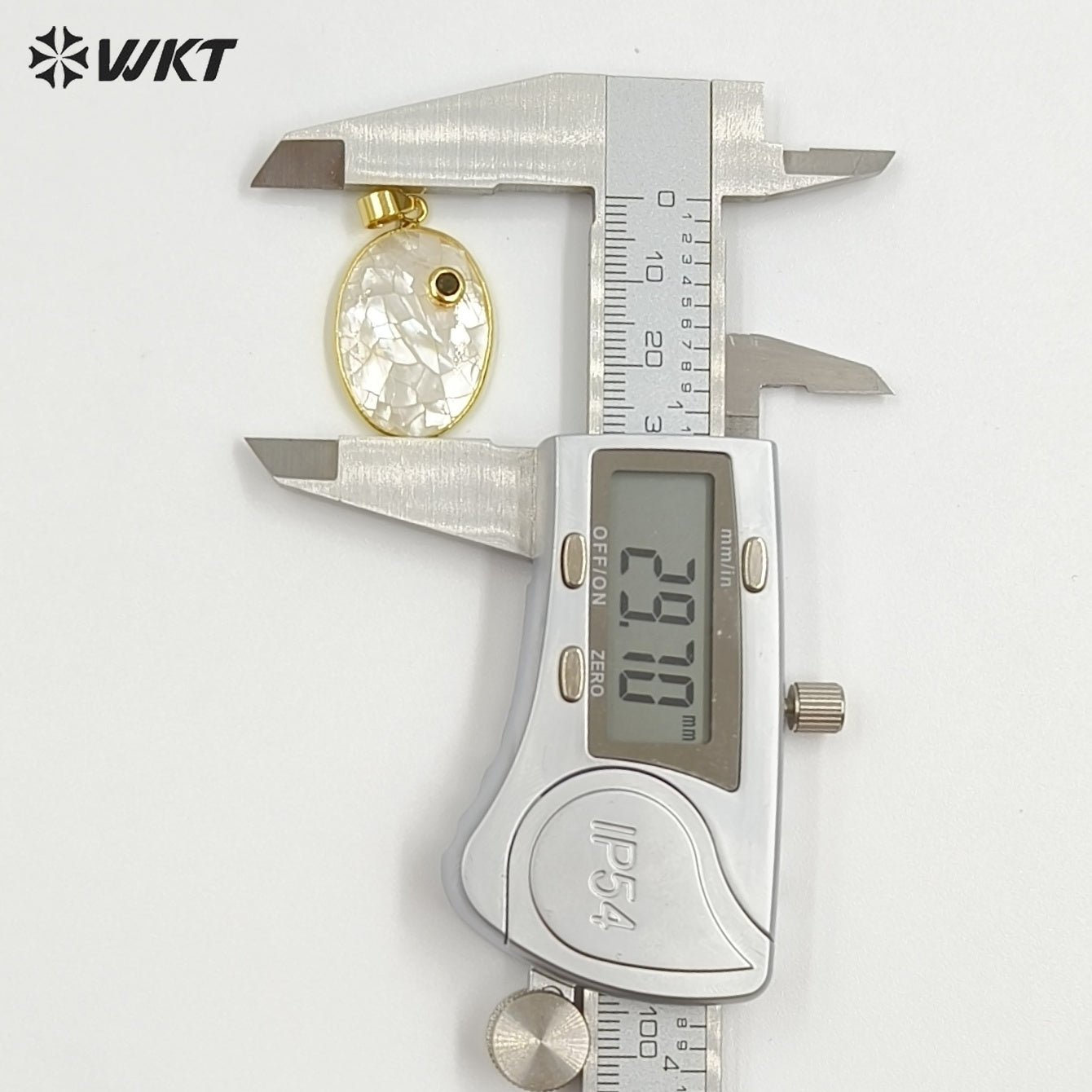 WT-JP491 Newest Design Gold Plated Zircon Setting In MOP Shell Pendants With Different Sizes For Women Simple Necklace DIY