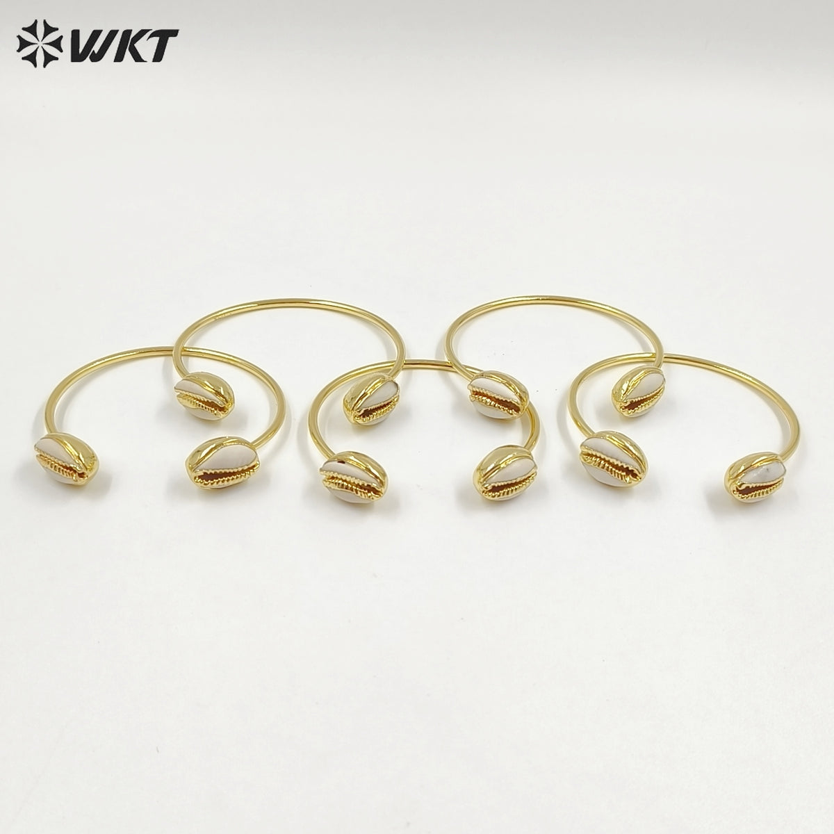 WT-B197 18K Gold Plated Double Shell Bracelet Bangle Fashion Natural Double Cowrie Shell Bangle for Summer Holiday