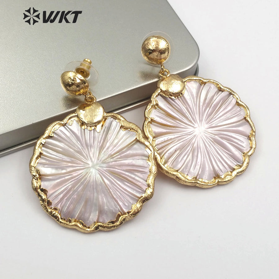 WT-E482 Vogue Design Sea Shell Earring Summer Wedding Jewelry With Carve in Petal Shape Gold Natural White Shell Earring
