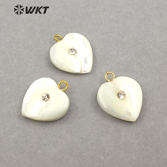 WT-JP093 in Heart Shape With Crystal Charm Dainty Handmade Shell Jewelry for Women Pendant Necklace Natural White Shell Pendant