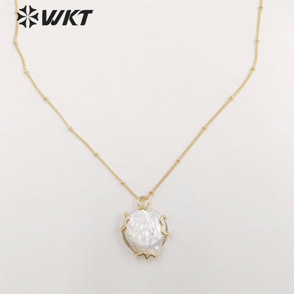 WT-JN233 Wholesale Newest Fashion Round Claw Setting Freshwater Pearl Necklace Gorgeous Coine Pearl Necklace