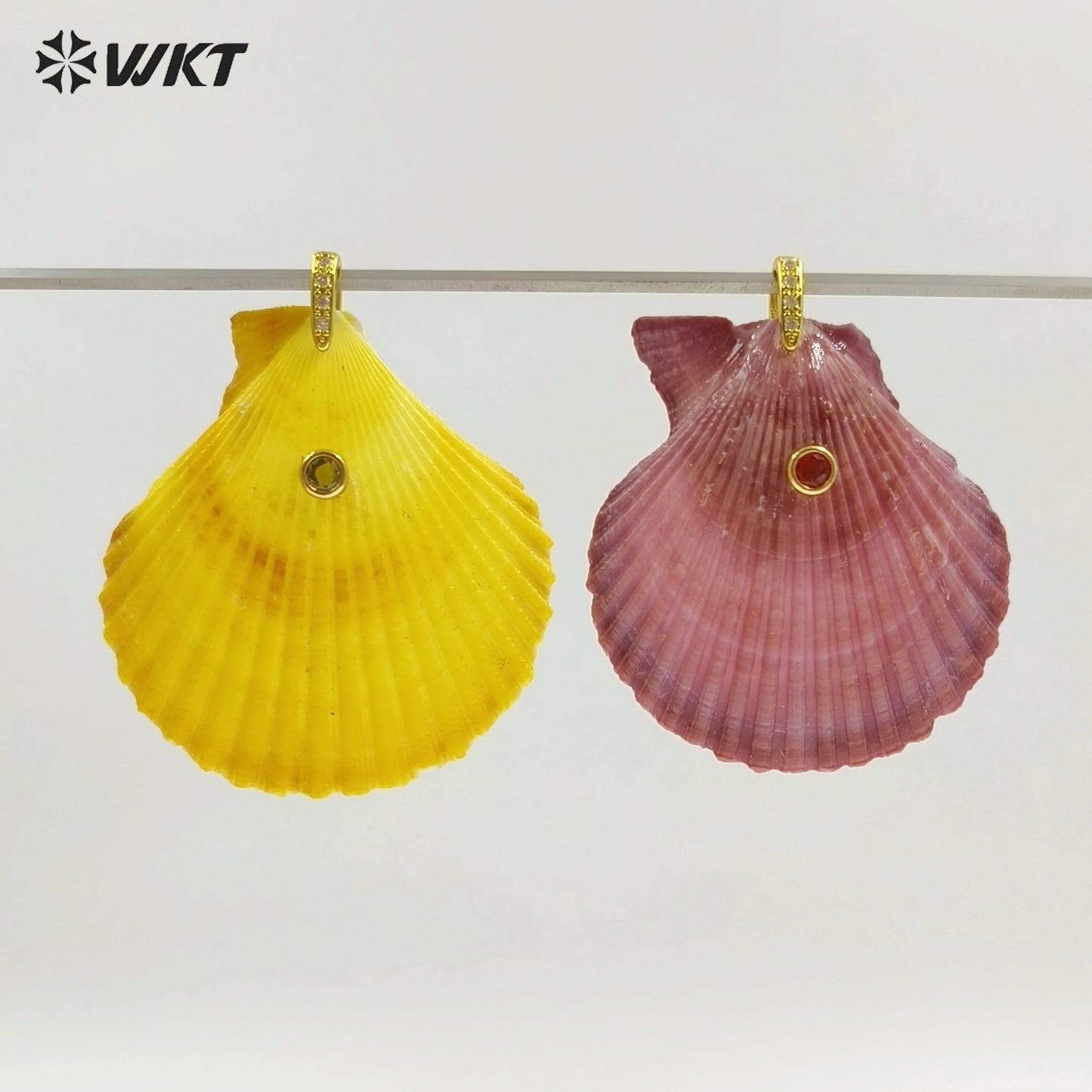 WT-JP504 Newest Items Wholesale Zircon And Natural Colors Scallop Shell Pendants For Friends Party Present Jewelry Making