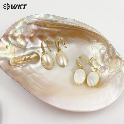 WT-MPE183 Trendy Elegant Gold Electroplated Oval Smooth Mabe Shell Women Earrings For Friend Good Quality Jewelry Gifts
