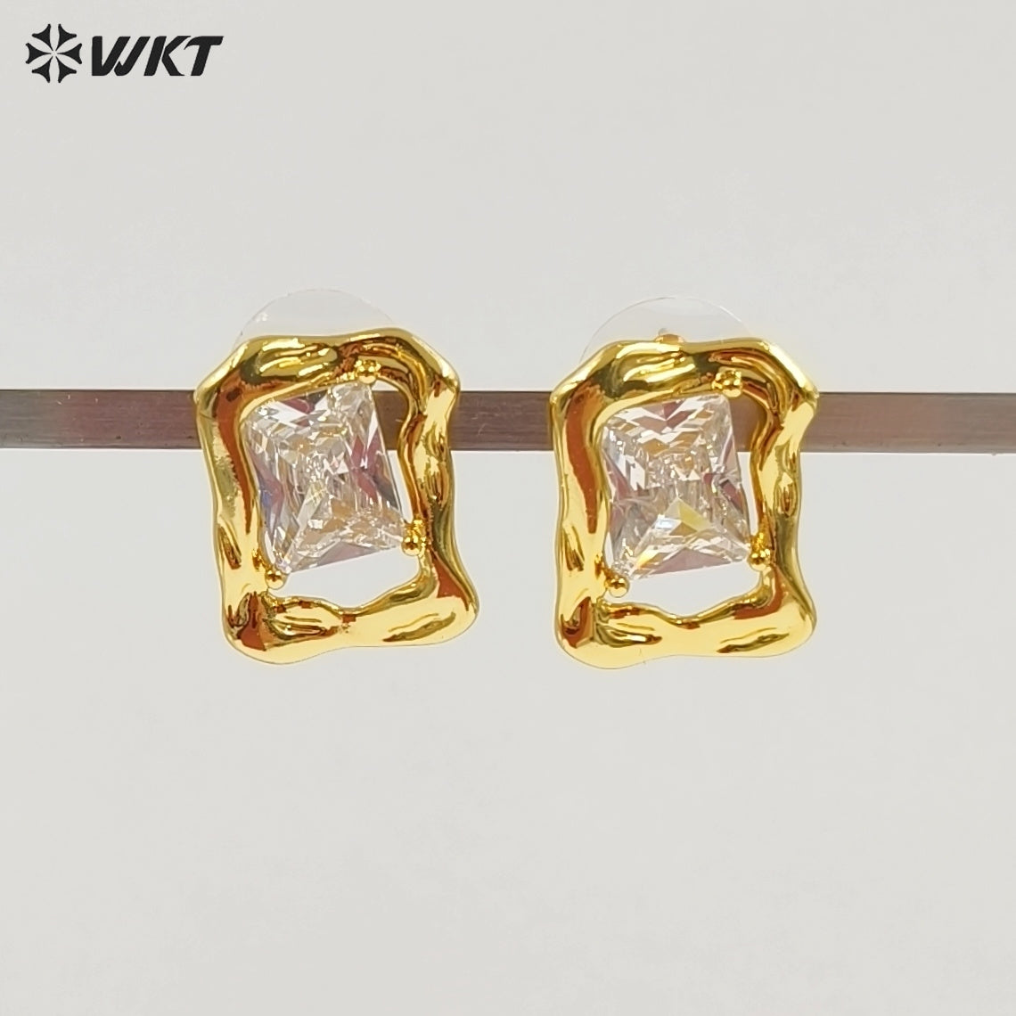 WT-JFN73 One Set Sales Sparkling Simple Design Gold Electroplated Zircon Necklace And Earrings For Women Luxury Jewelry