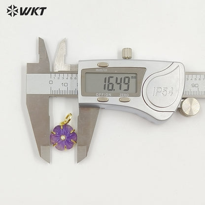 WT-P2121 Delicate Gold Plated Zircon And Natural Gemstones Carved Flower Shape Little Pendants For Girls Fashion Necklace Design