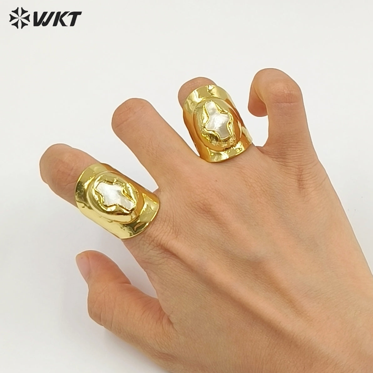 WT-MPR121 Popular Models Fashion 18K Gold Plated Mother Of Pearl Shell Cross Shape With Large Adjustable Ring For Men And Women