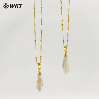 WT-JN395 Delicate Gold Thin Chain With Mother Of Pearl Hand Shape Little Pendant Necklace For Female Elegant Daliy Jewelry