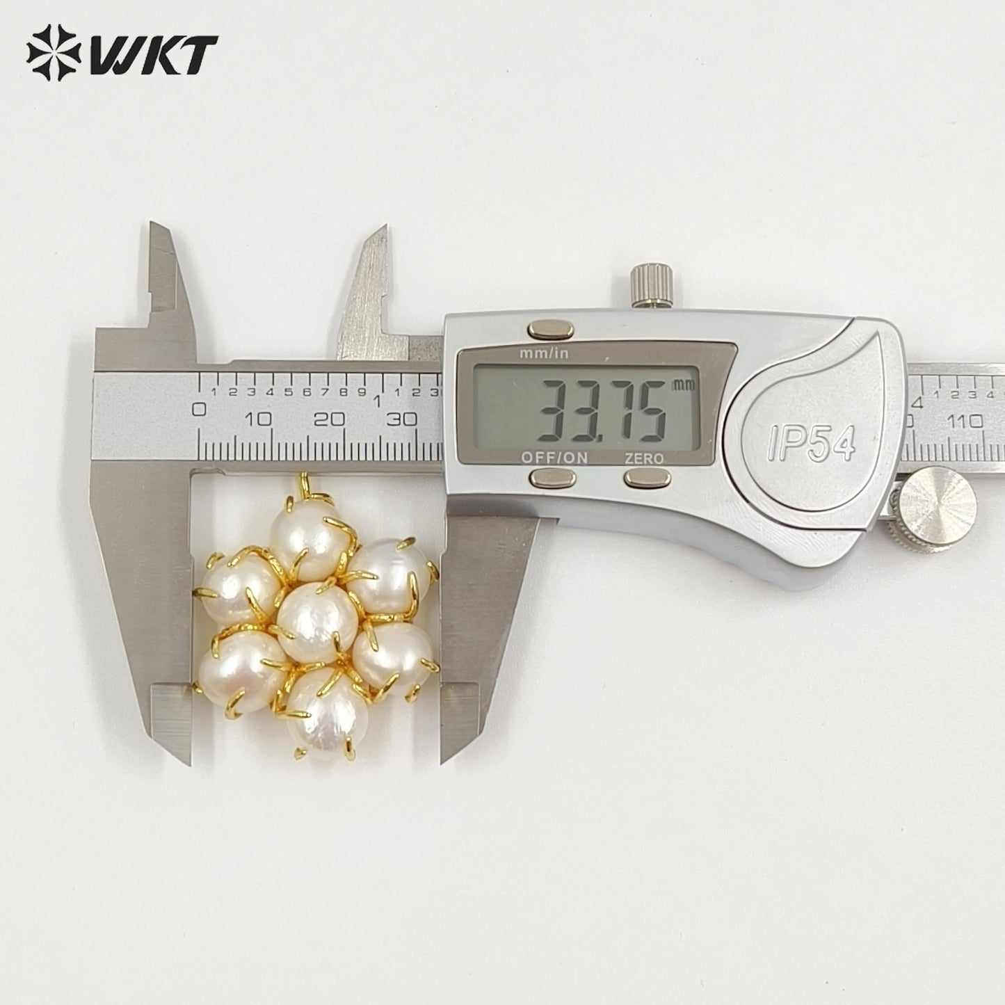 WT-JP489 Beautiful 18K Gold Plated Natural Freshwater Pearls Decorated Flower Shape Pendant For Female Necklaces Making