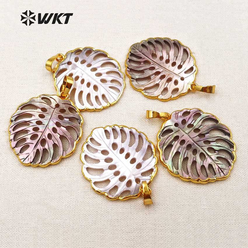 WT-P1346 New Fashionable Gold Plated Carved Shell Leaf Pendant Hot Sale Natural Hand Carved Shell Hollow Leaf Pendant
