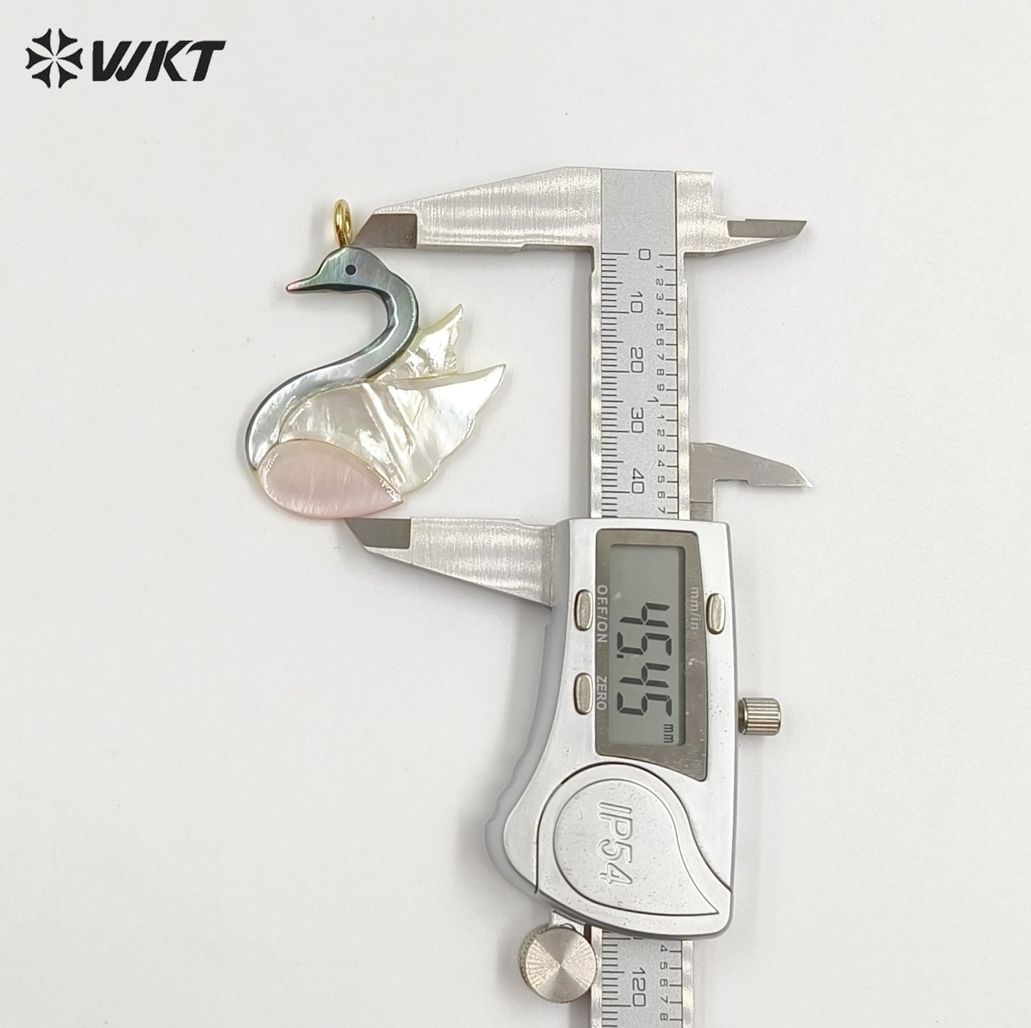 WT-JP505 New Arrival Design Natural Shell White Swan Shape Gold Pendant As Women Handmade Necklace Jewelry DIY Accessories