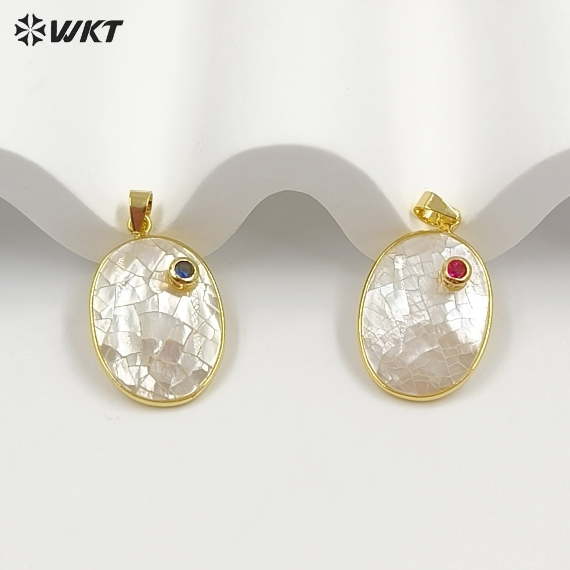 WT-JP491 Newest Design Gold Plated Zircon Setting In MOP Shell Pendants With Different Sizes For Women Simple Necklace DIY